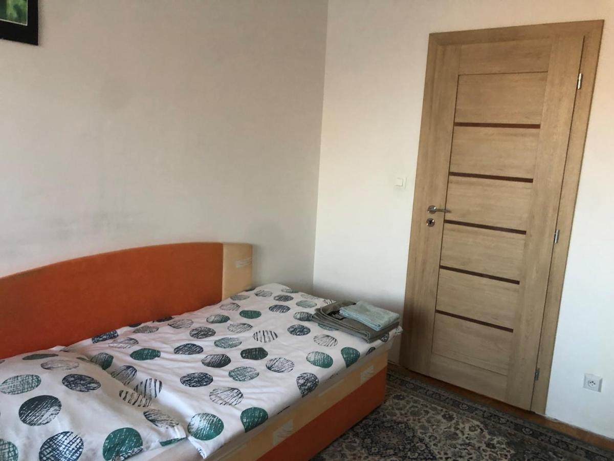 Team Flat & Urban Family Comfort - Homebase With A Castle View Apartmán