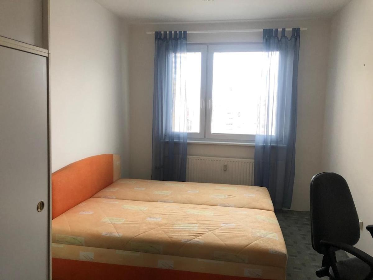 Apartmán Team Flat & Urban Family Comfort - Homebase With A Castle View Bratislava
