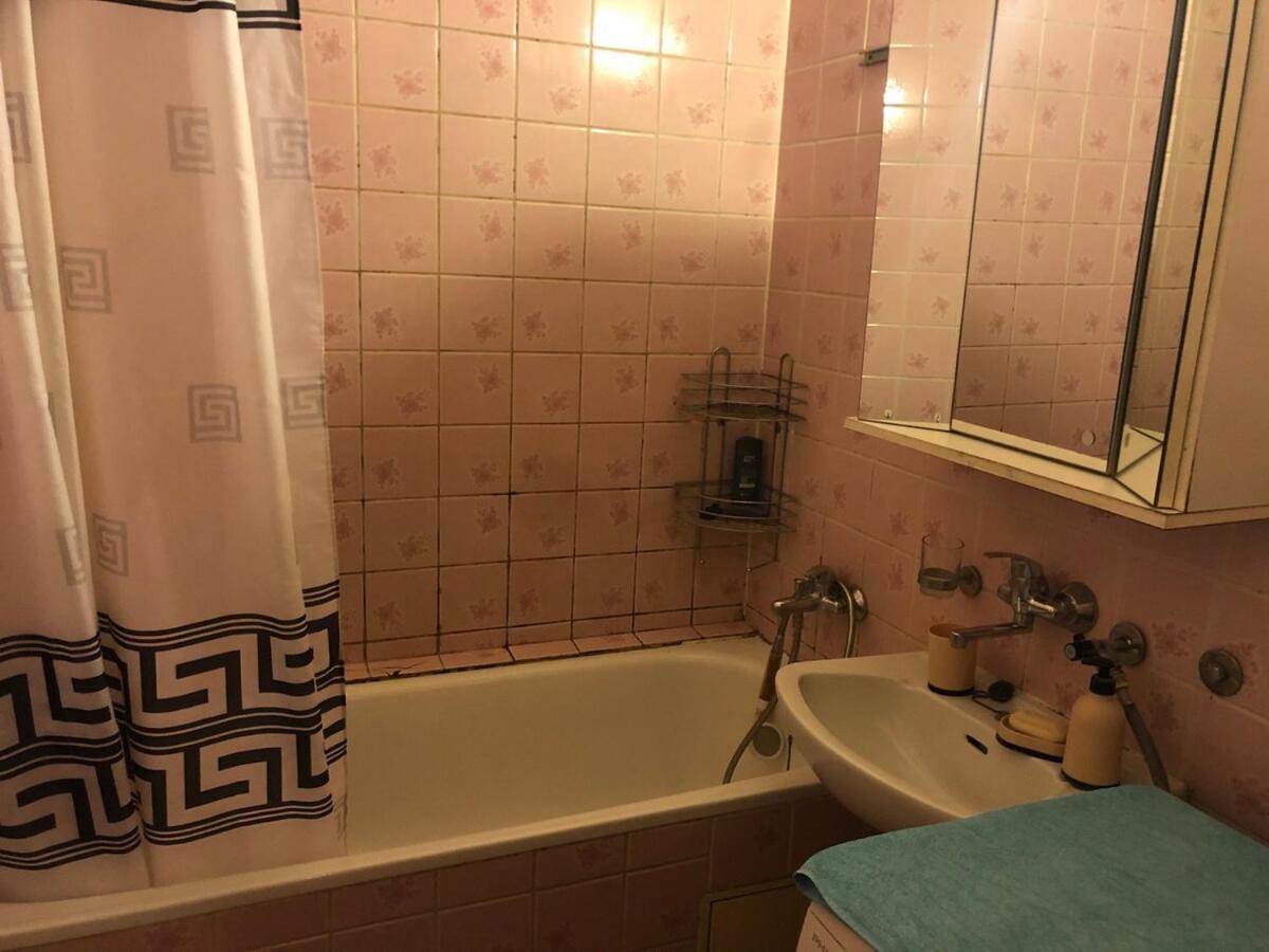 Team Flat & Urban Family Comfort - Homebase With A Castle View Bratislava