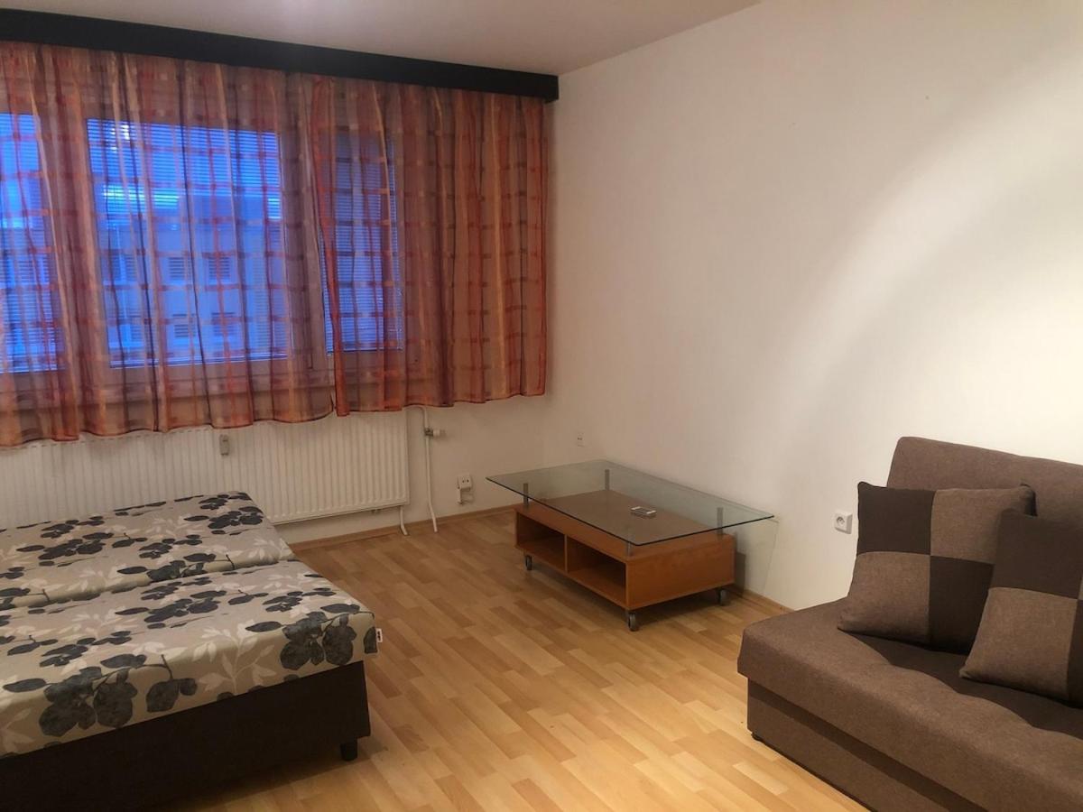 Apartament Team Flat & Urban Family Comfort - Homebase With A Castle View Bratysława
