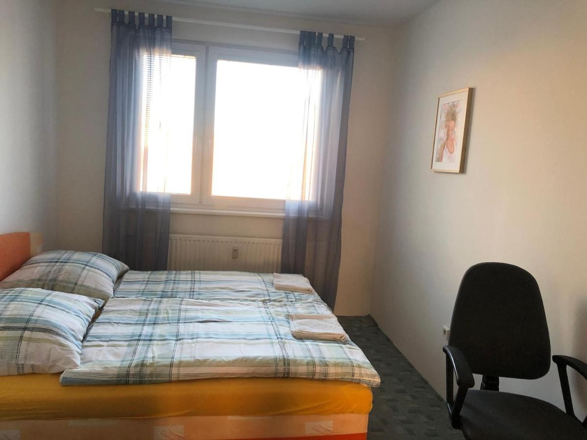 Team Flat & Urban Family Comfort - Homebase With A Castle View Apartmán *
