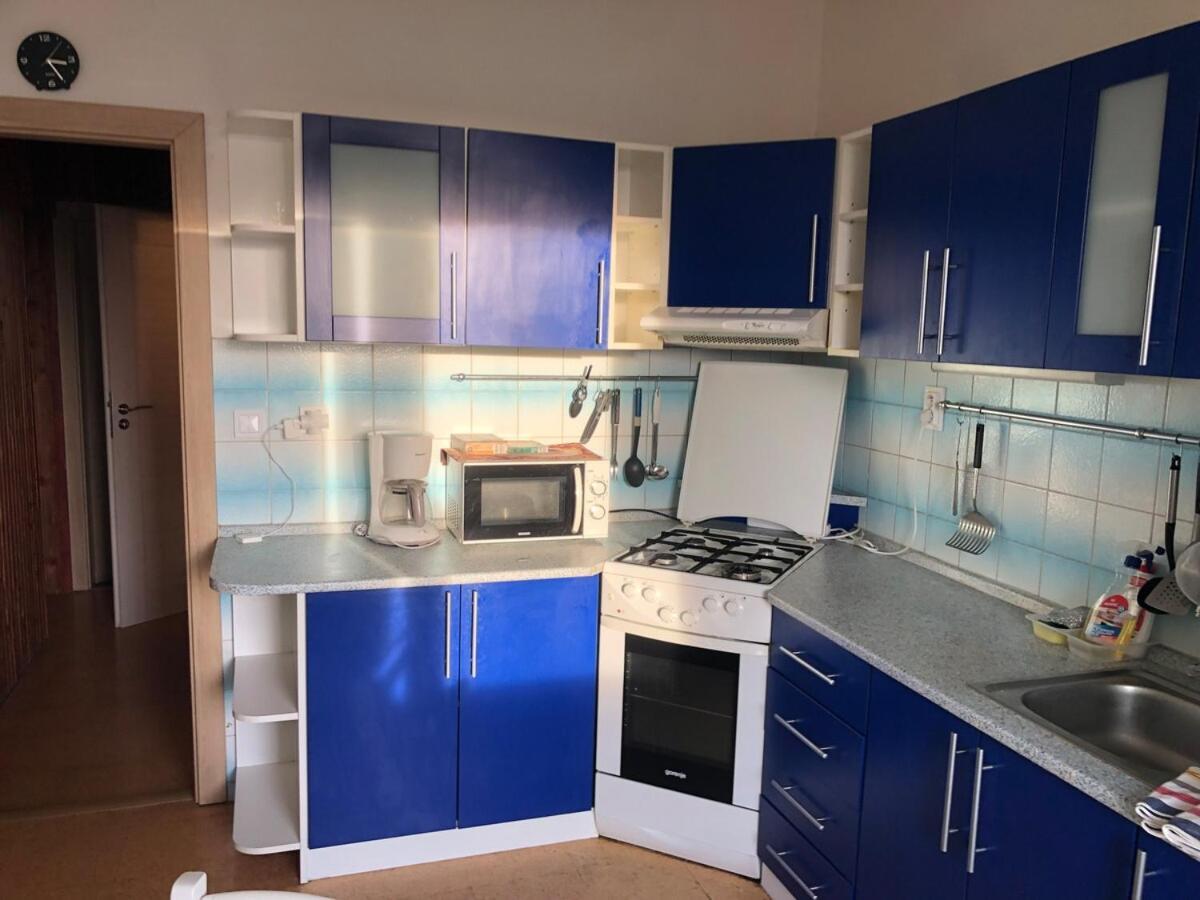 Team Flat & Urban Family Comfort - Homebase With A Castle View *